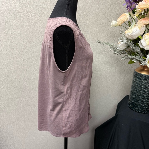 Parallel Skies Mauve Lace Trim Sleeveless Boho Top L — Textured Detail - Picture 5 of 7